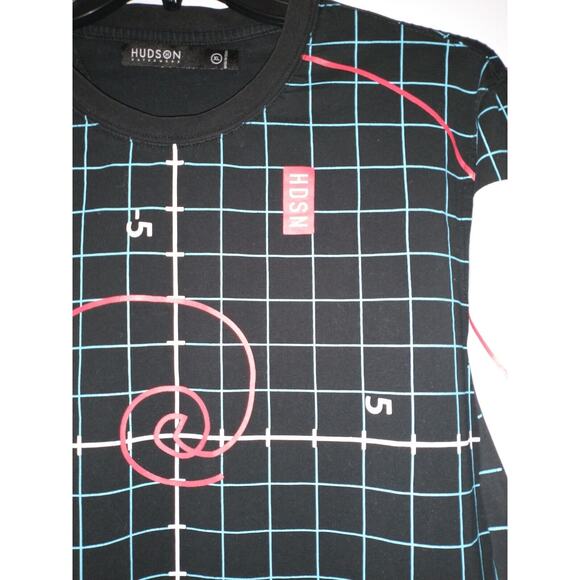 Hudson Outerwear Men's XL Shirt Black T-Shirt Grid Pattern Number Line Crewneck - Picture 10 of 16